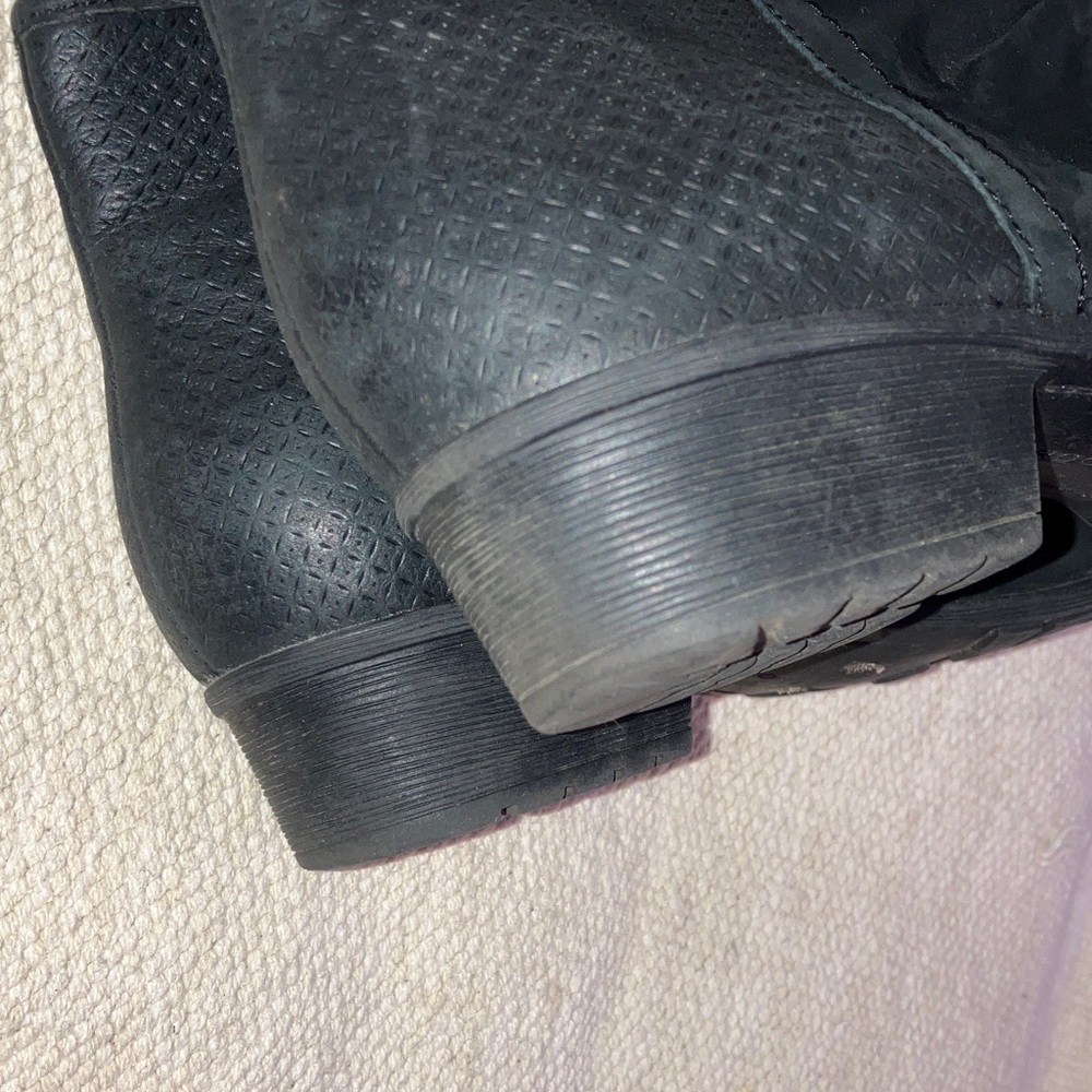 Rockport 7 1/2 wm’s Black leather Booties with side zip and leather footbed - Picture 6 of 16